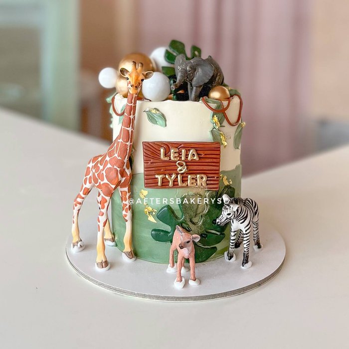 Wild Safari Animals Cake