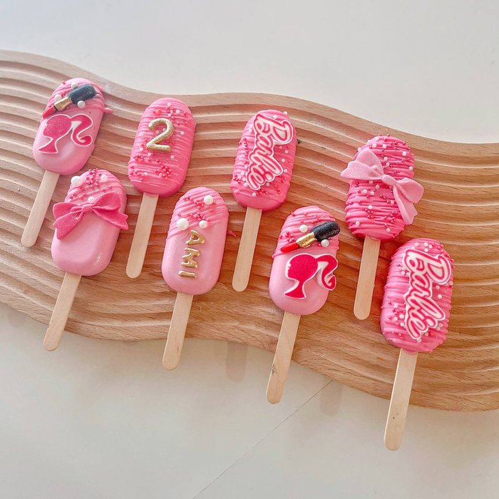 Pink Barbie Cakesicles