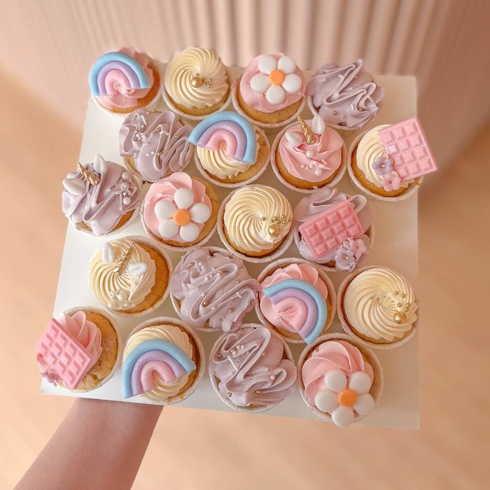 Mini Unicorn & Rainbow Cupcakes 
