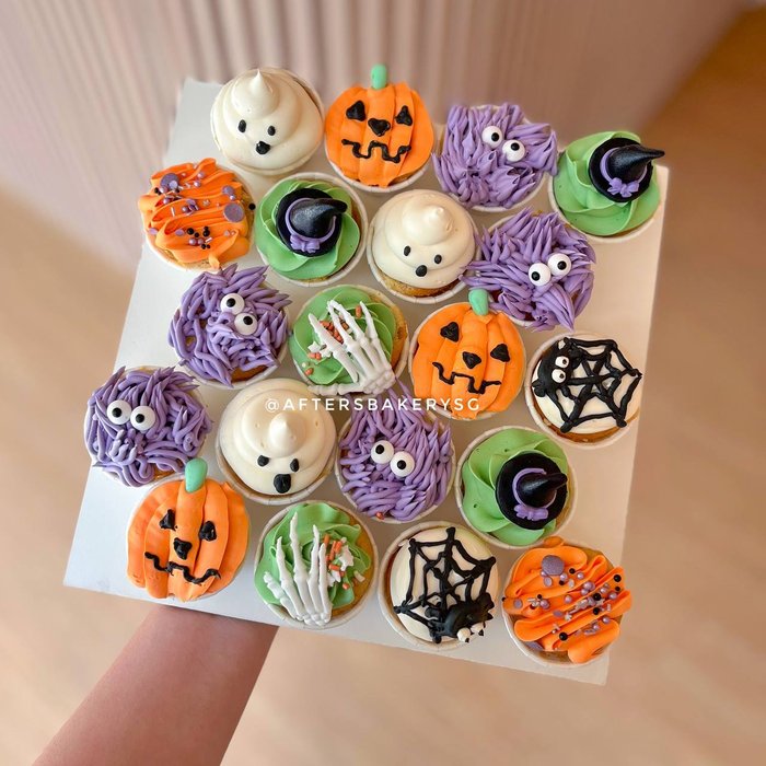 Mini Halloween Cupcakes