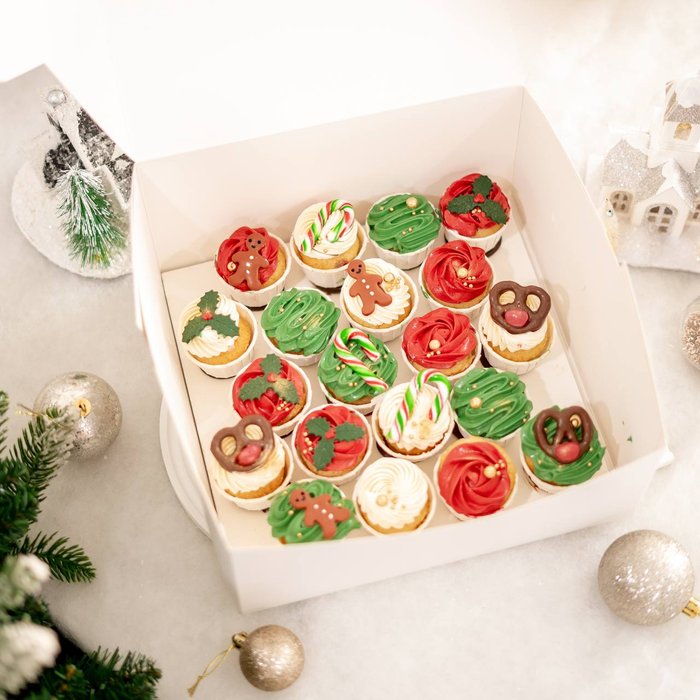 Mini Christmas Cupcakes 
