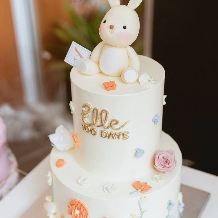 Poppy Bunny Cake (2 Tiers)