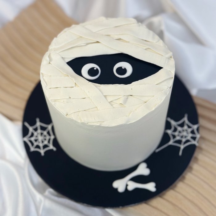 Bandy Ghost Cake