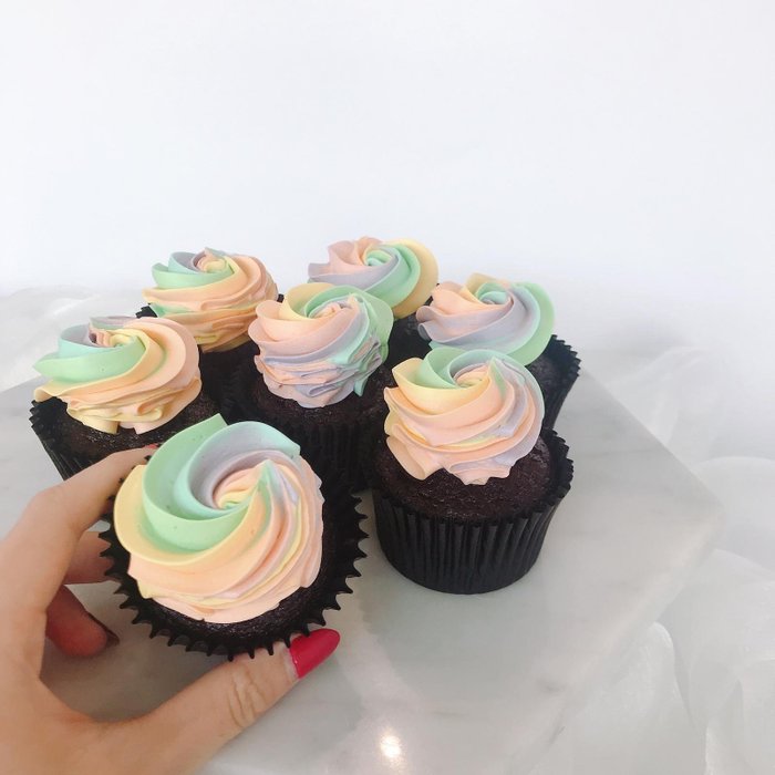 Regular Rainbow Cupcakes (12)