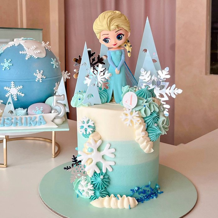 Frozen Princess Esmilla Cake
